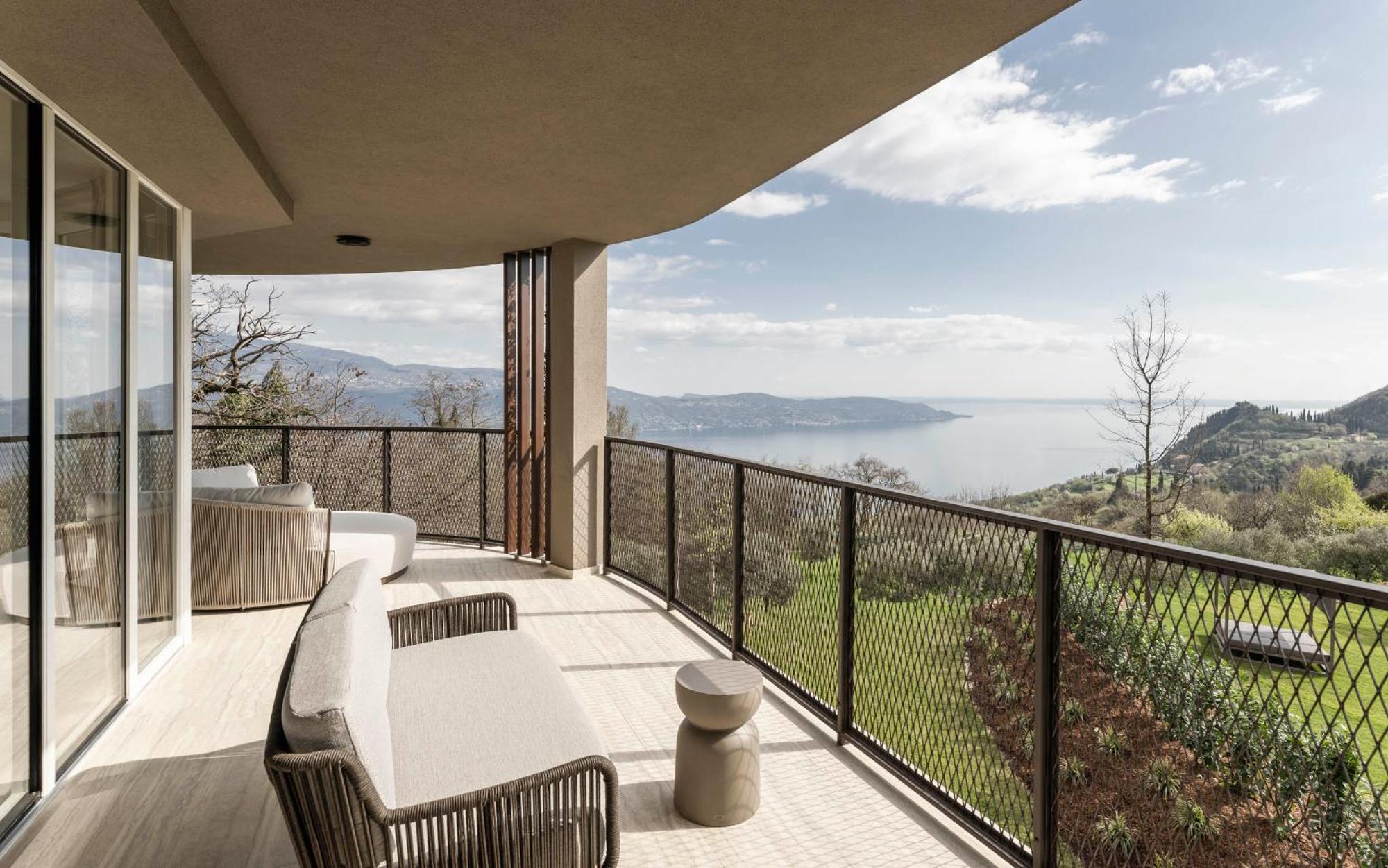 Stroblhof Lake Garda Active Family Spa Resort Гарньяно Экстерьер фото